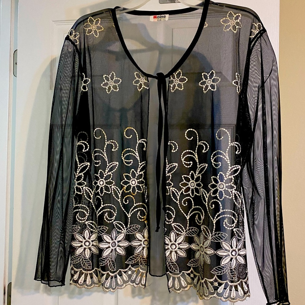 2 Ladies floral top white and black